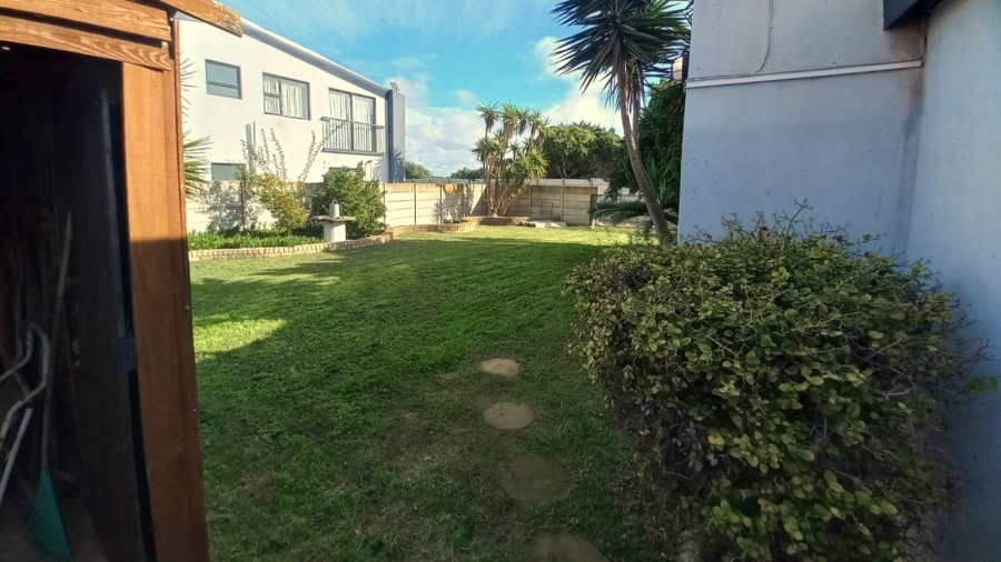 4 Bedroom Property for Sale in Britannia Bay Western Cape